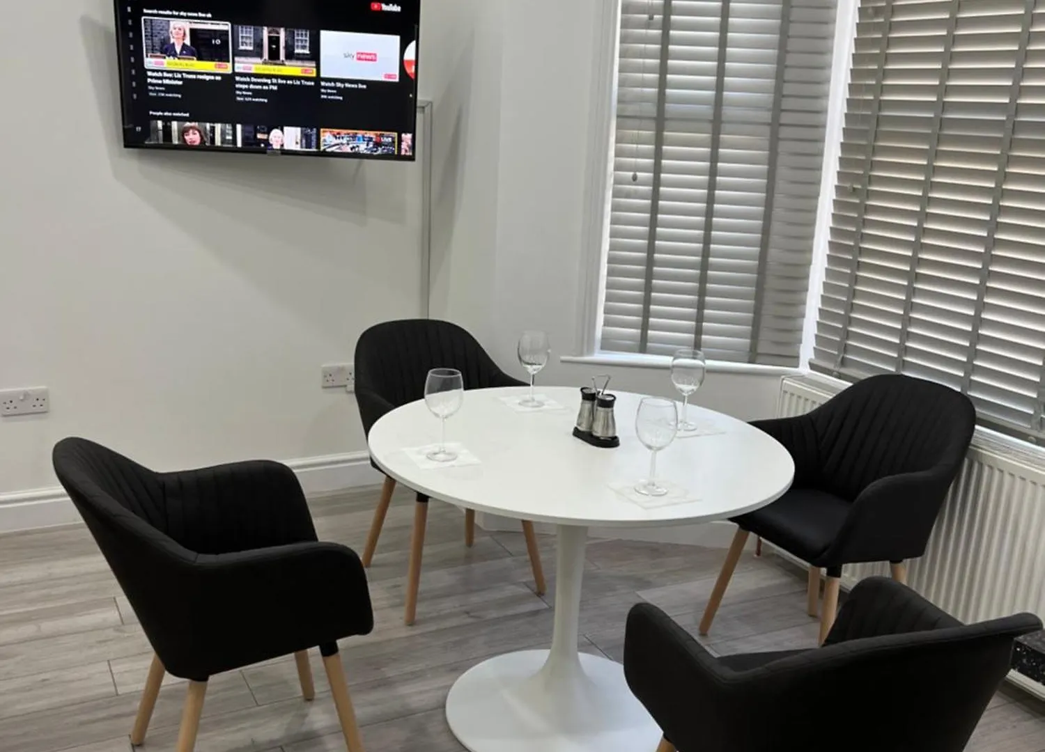 F3, Luxury Flat Close To Ilford. Sel