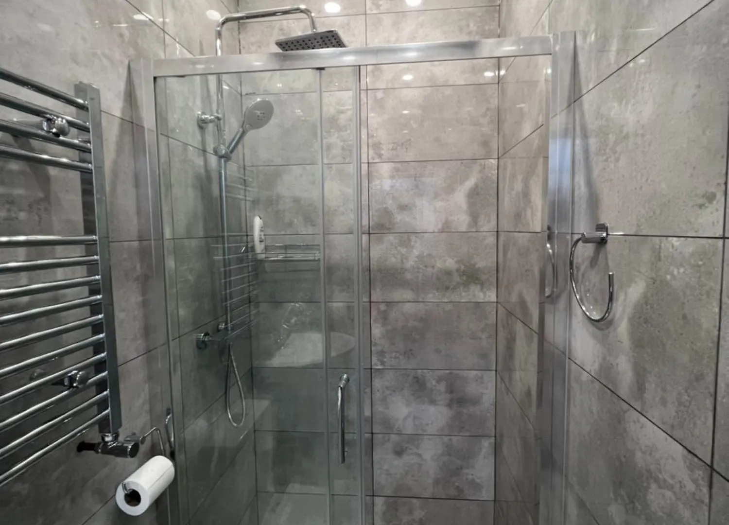 Appartamento F3, Luxury Flat Close To Ilford. Sel