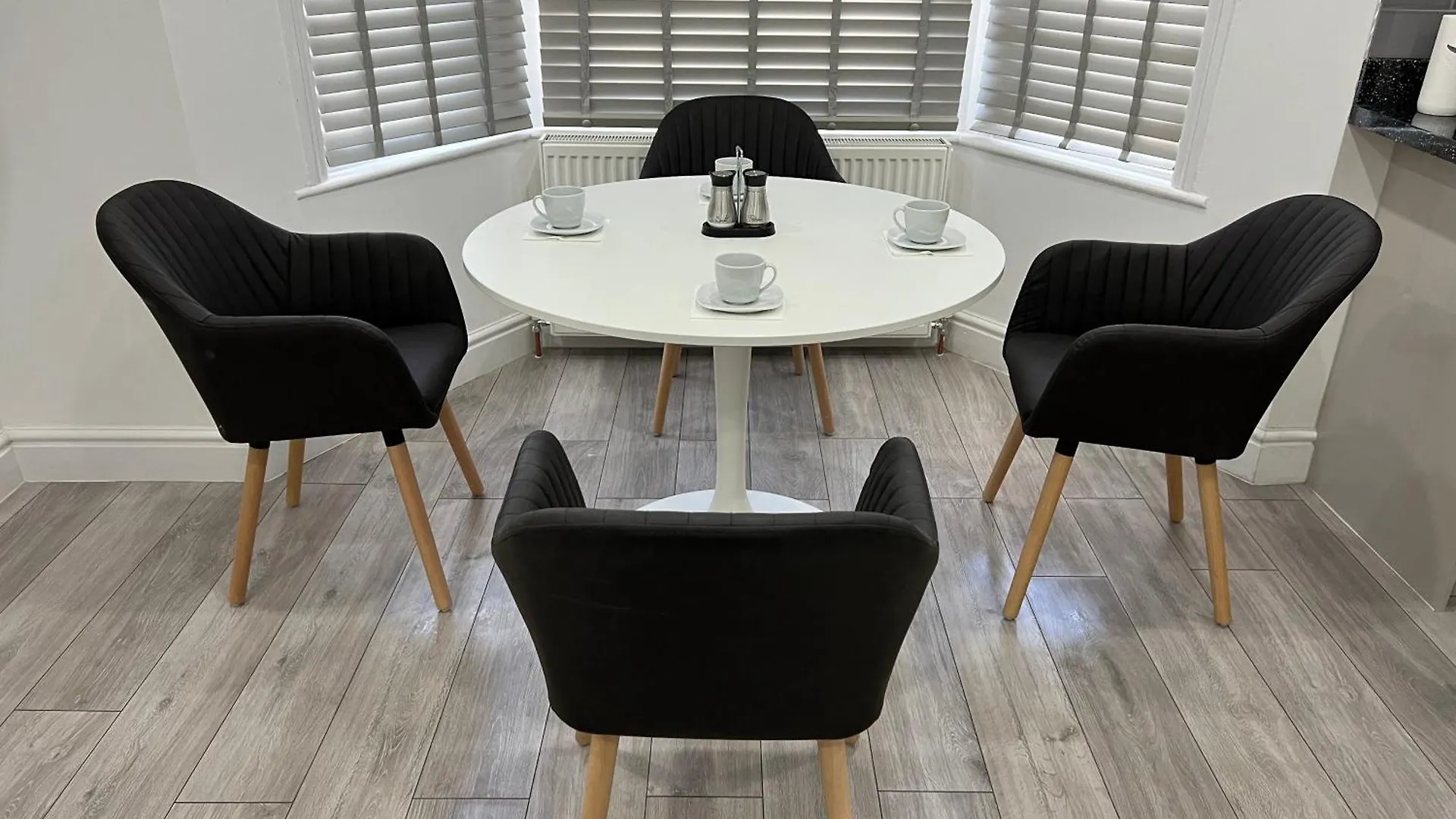 F3, Luxury Flat Close To Ilford. Sel Ilford