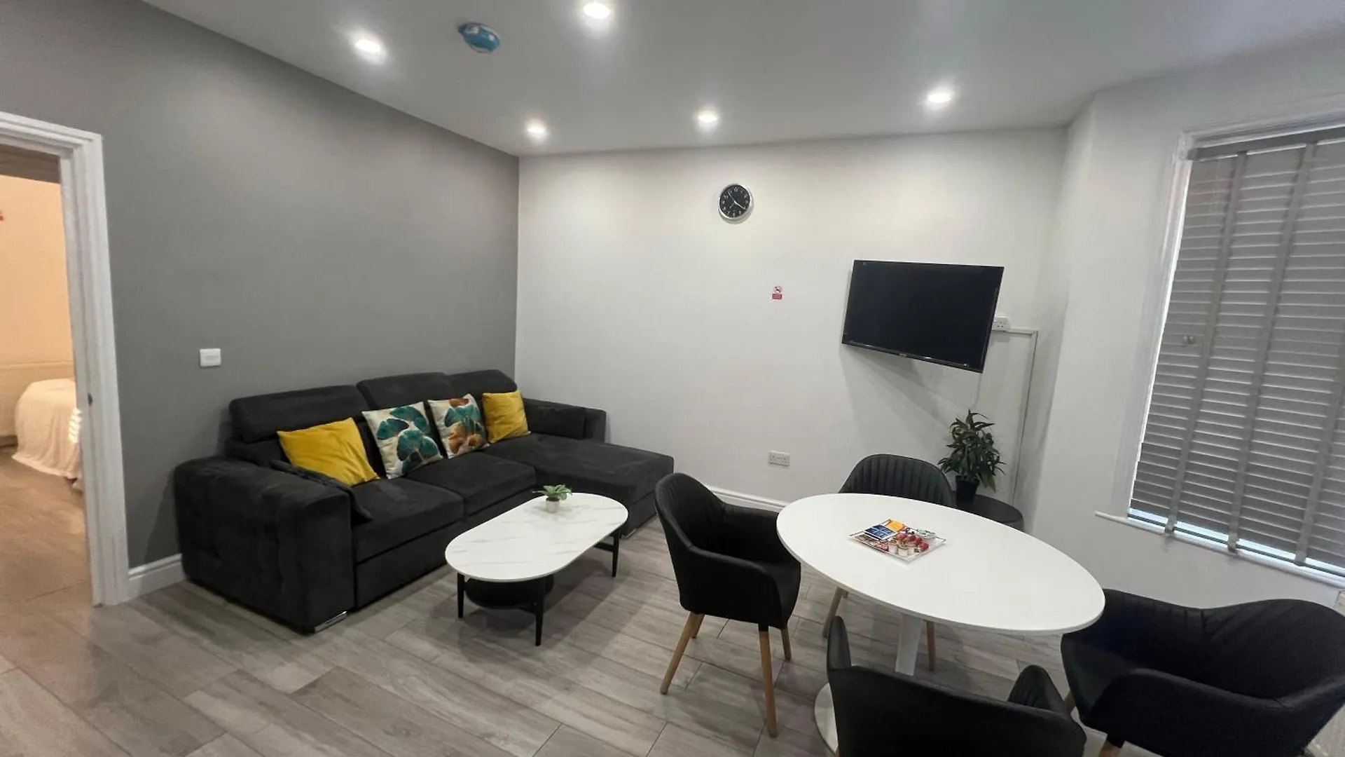 F3, Luxury Flat Close To Ilford. Sel 0*, Ilford United Kingdom